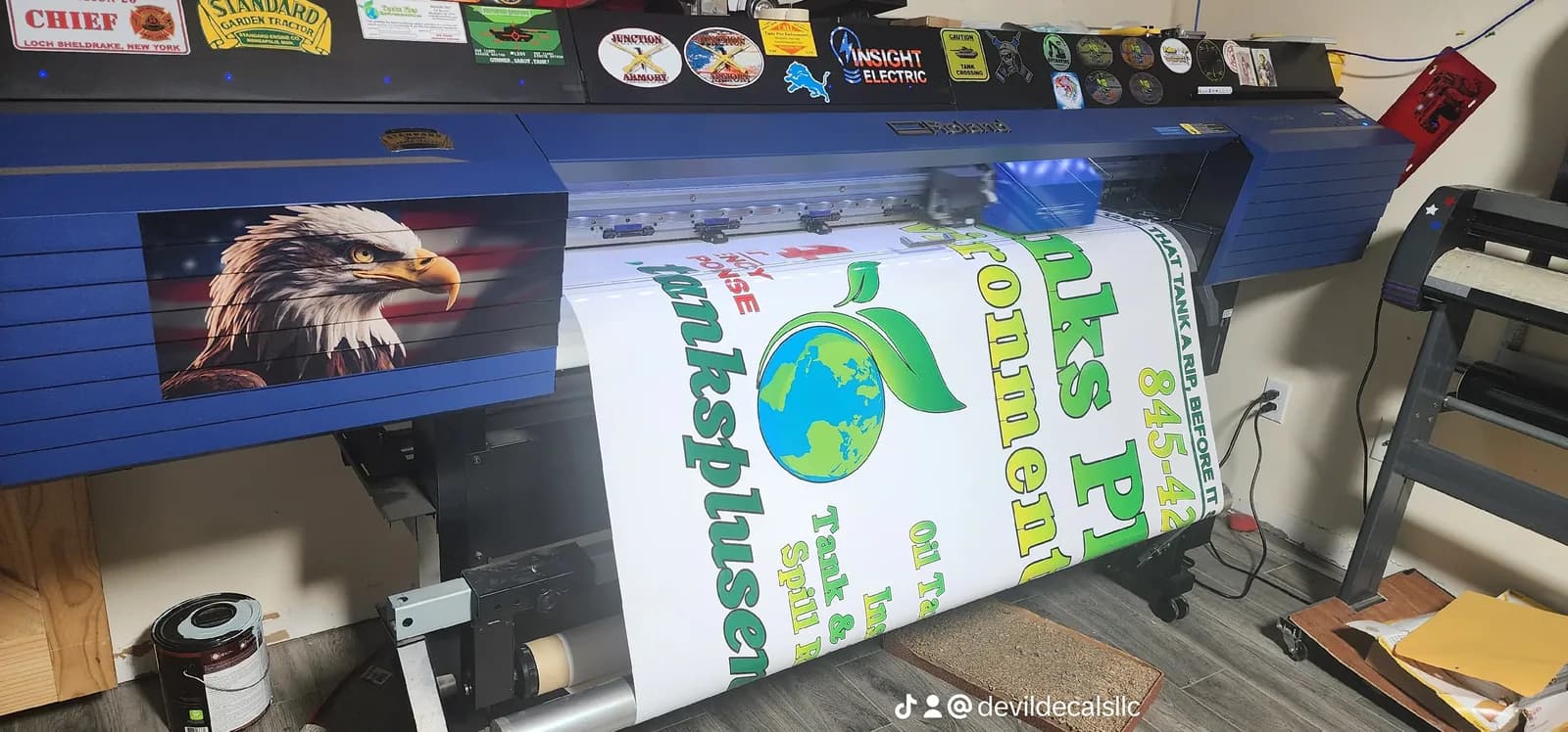 Production printer producing a full-color custom print run